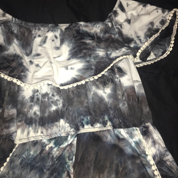 Romper - Picture 2 of 4